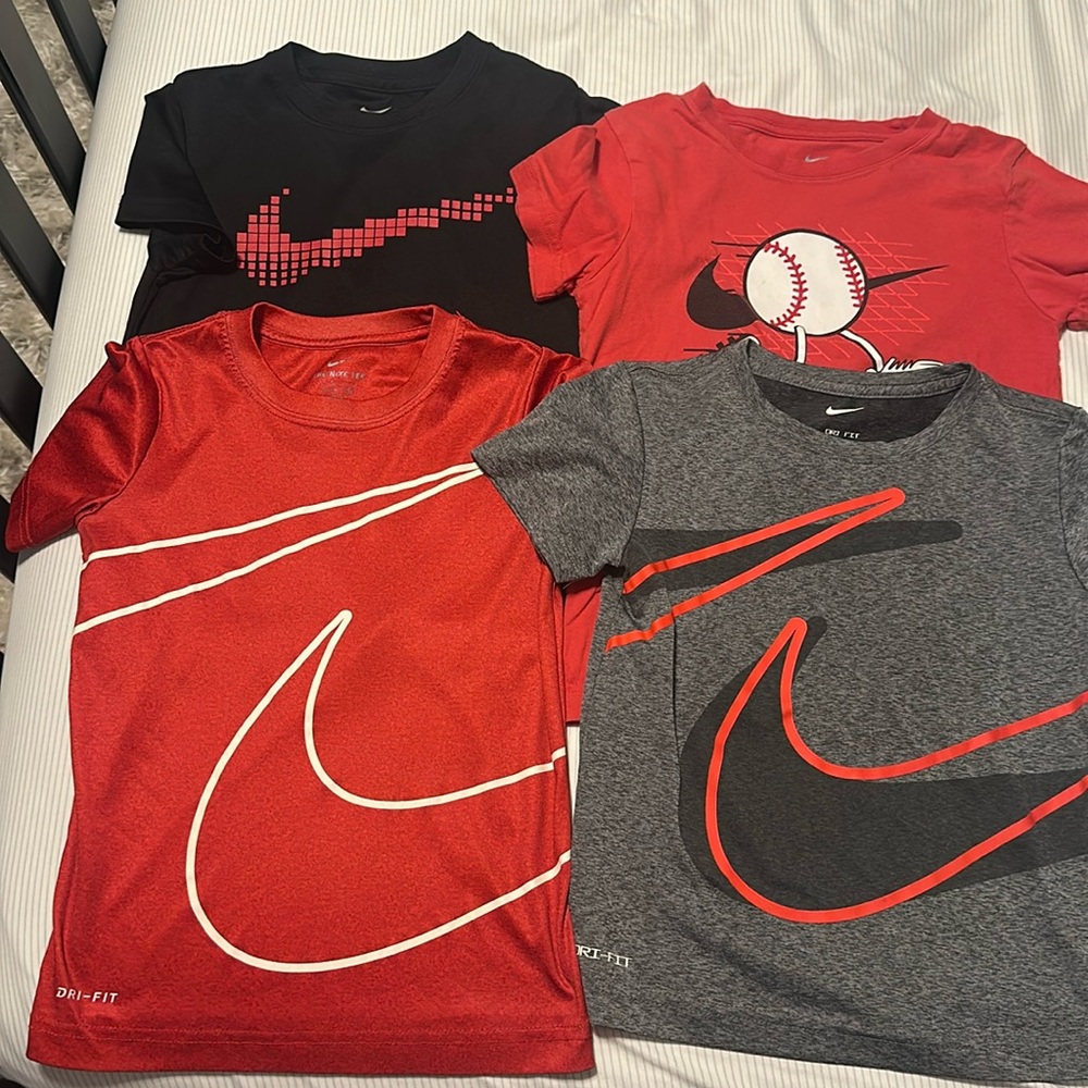Nike red/black shirt bundle. Boys size 6.
